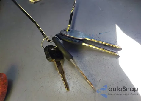 2002 Chevrolet C2500 Ls из США, поврежденный, VIN 1GCHC29U32E117606